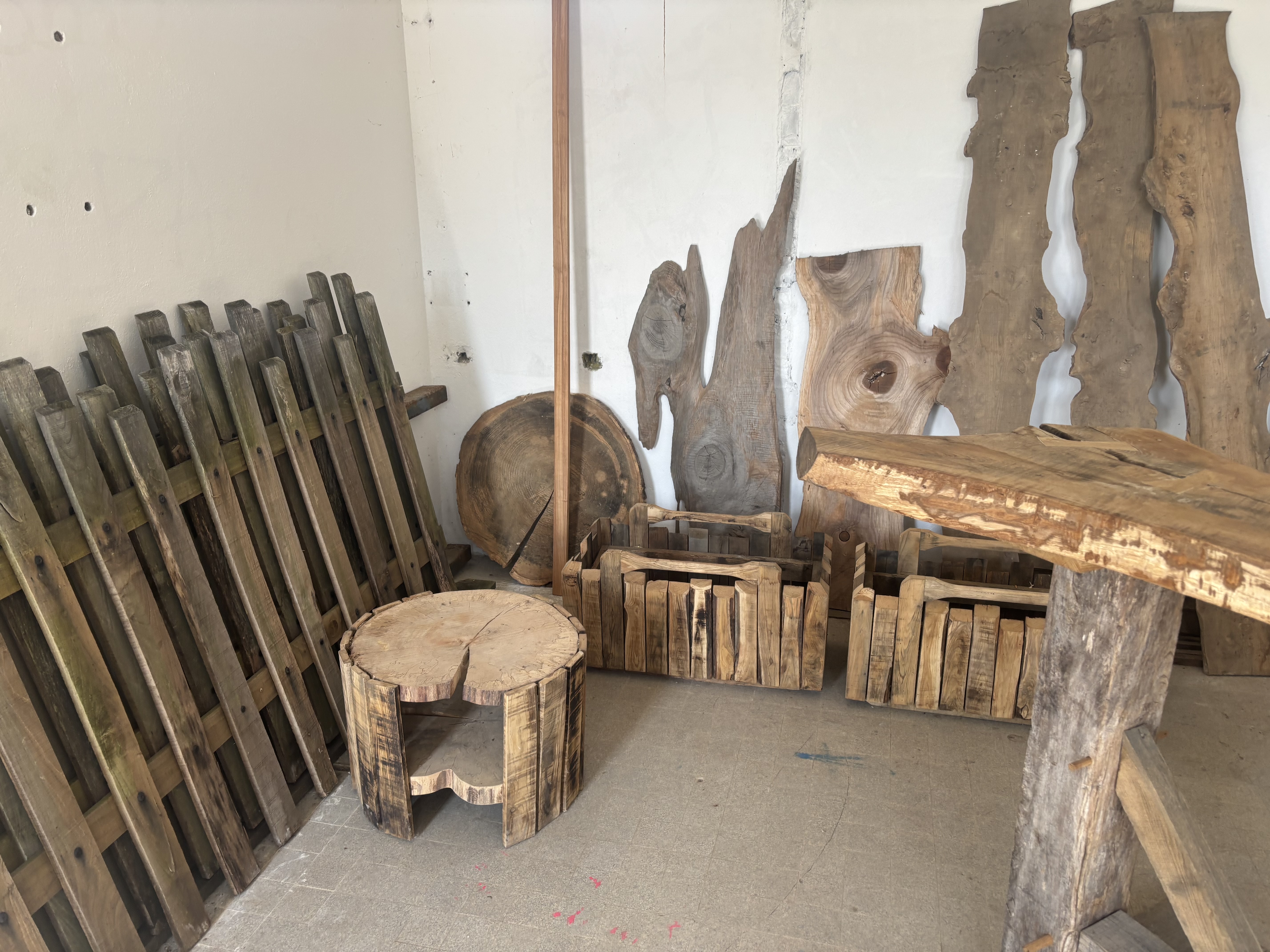 Créations en bois disponibles en stock au dépôt près de Vannes