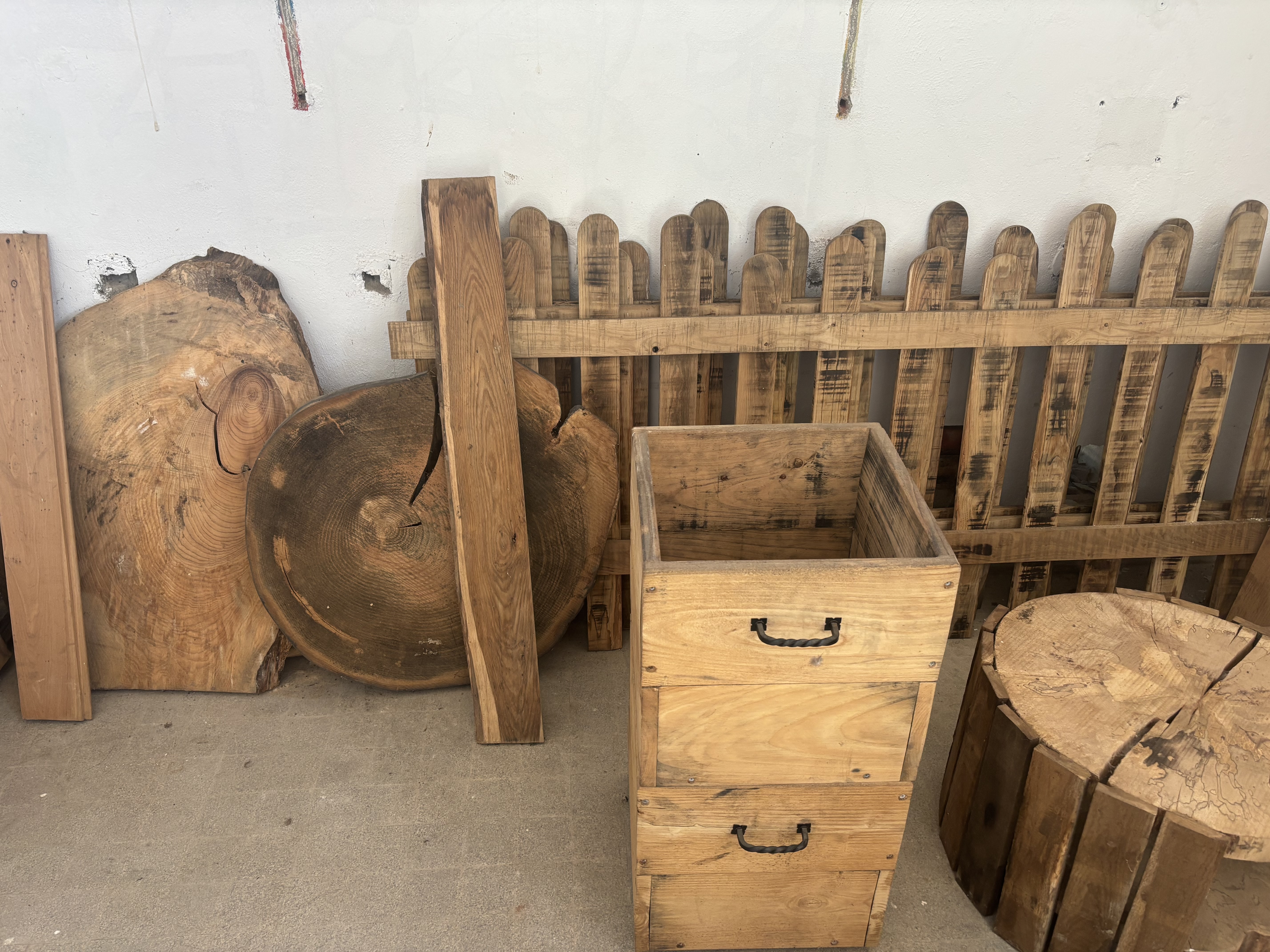 Pièce de création bois disponible au dépôt près de Vannes